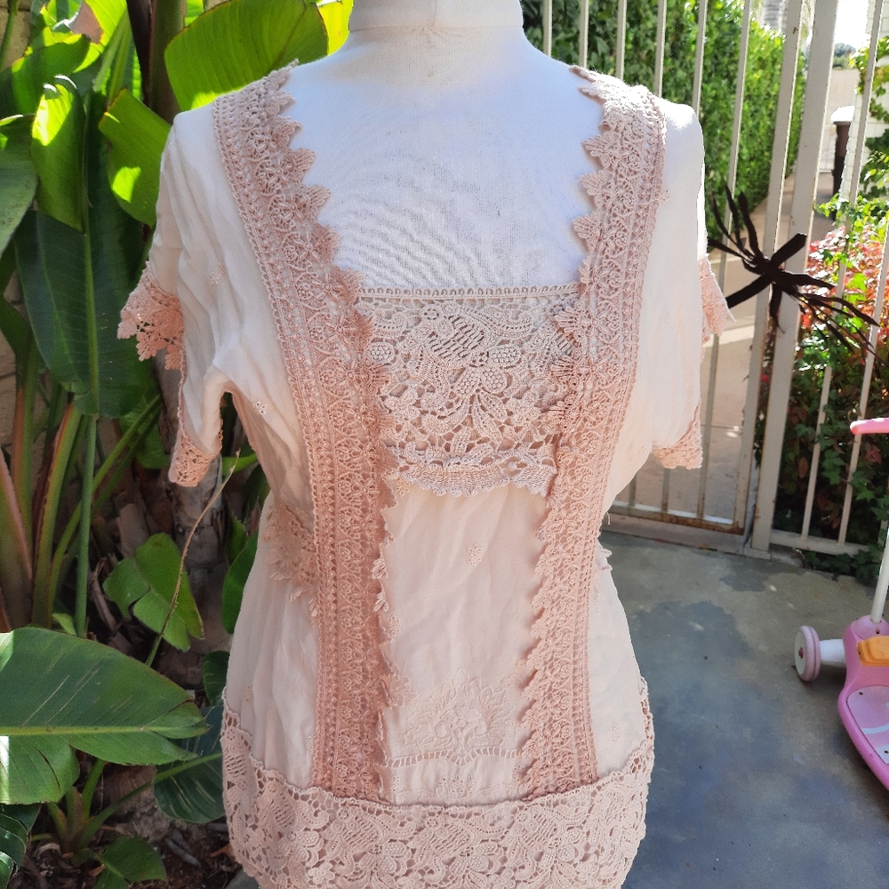 Johnny Was new light pink small embroidered blouse